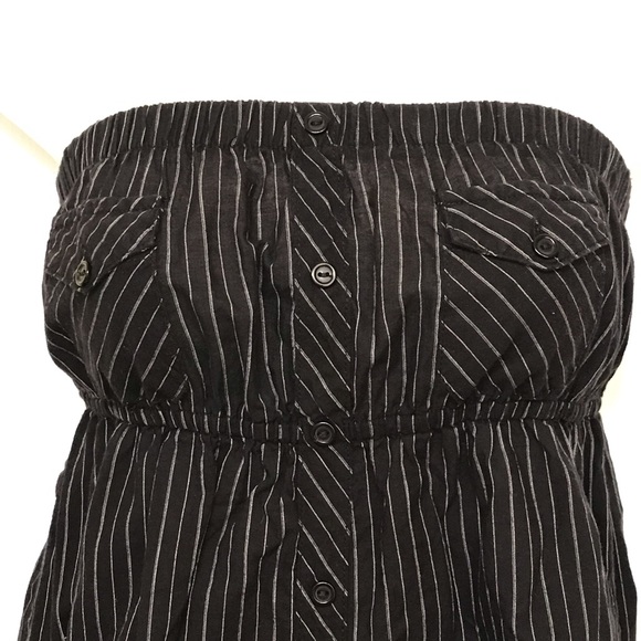 Adorable pinstripe Halter top - Picture 2 of 8